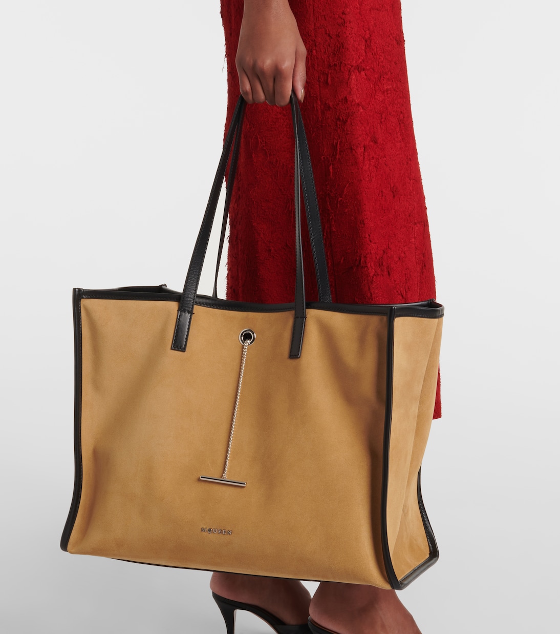 Shopper Pendant Large in suede | McQueen