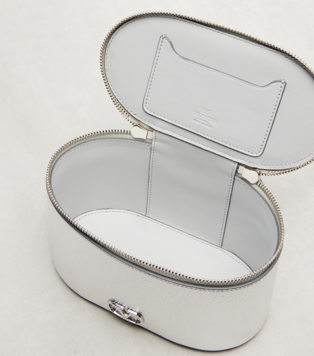Sac vanity VLogo Mini en cuir métallisé | Valentino Garavani