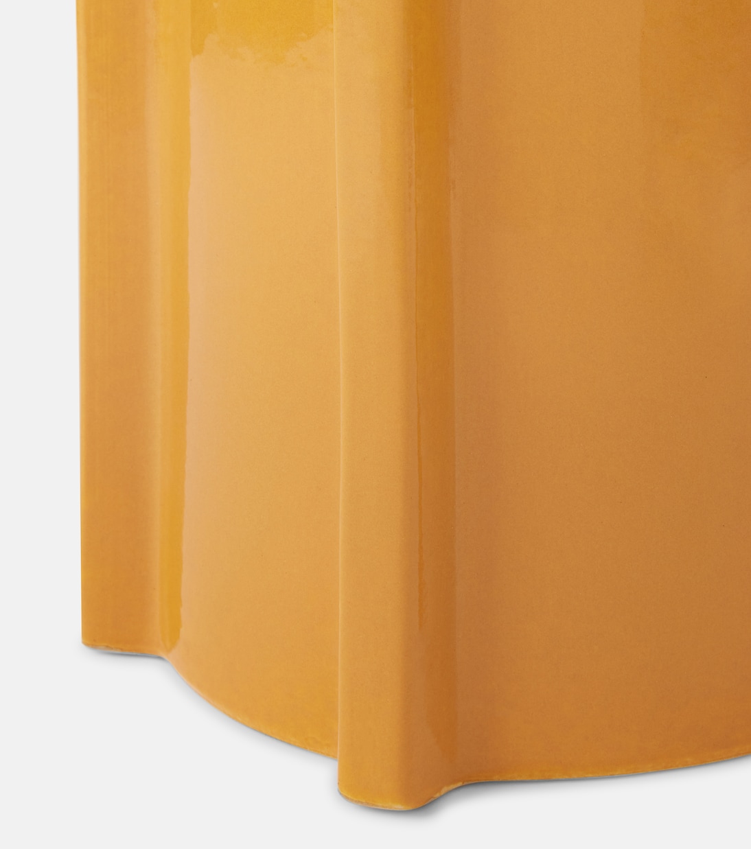 Pawn stoneware side table by Marie Michielssen | Serax