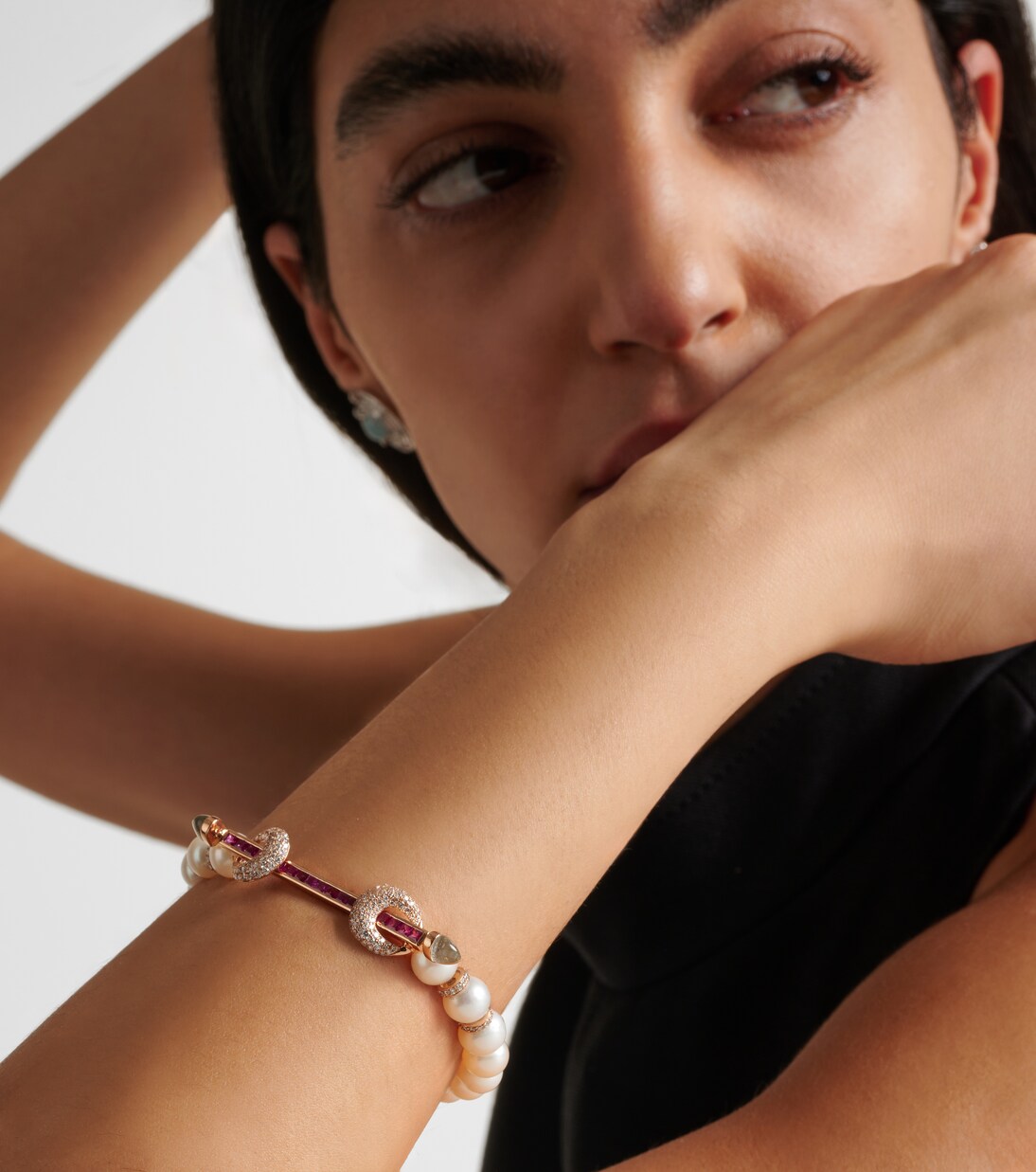 Bracciale ANANYA Chakra in oro rosa 18kt con gemme, design moderno per giovani