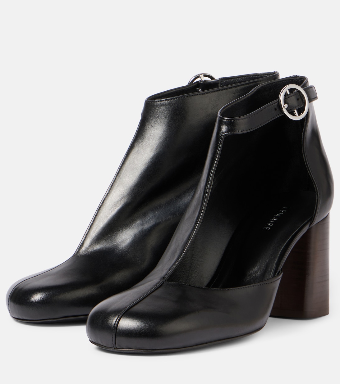 Stivaletti in pelle con dettagli traforati LEMAIRE per un look giovane e trendy