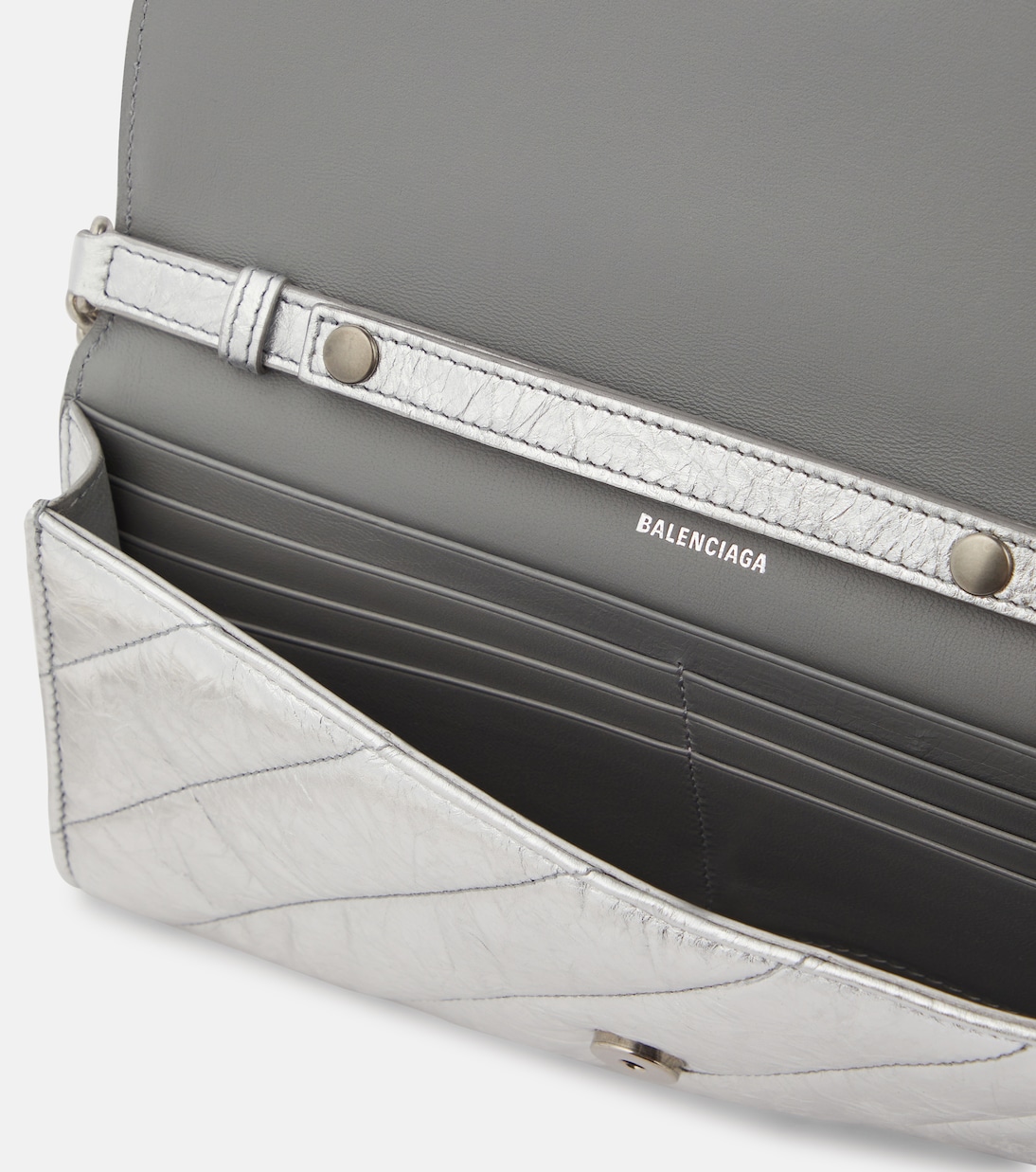 BALENCIAGA Portafoglio a Catena in Pelle Metallizzata Crush per Giovani Stilosi