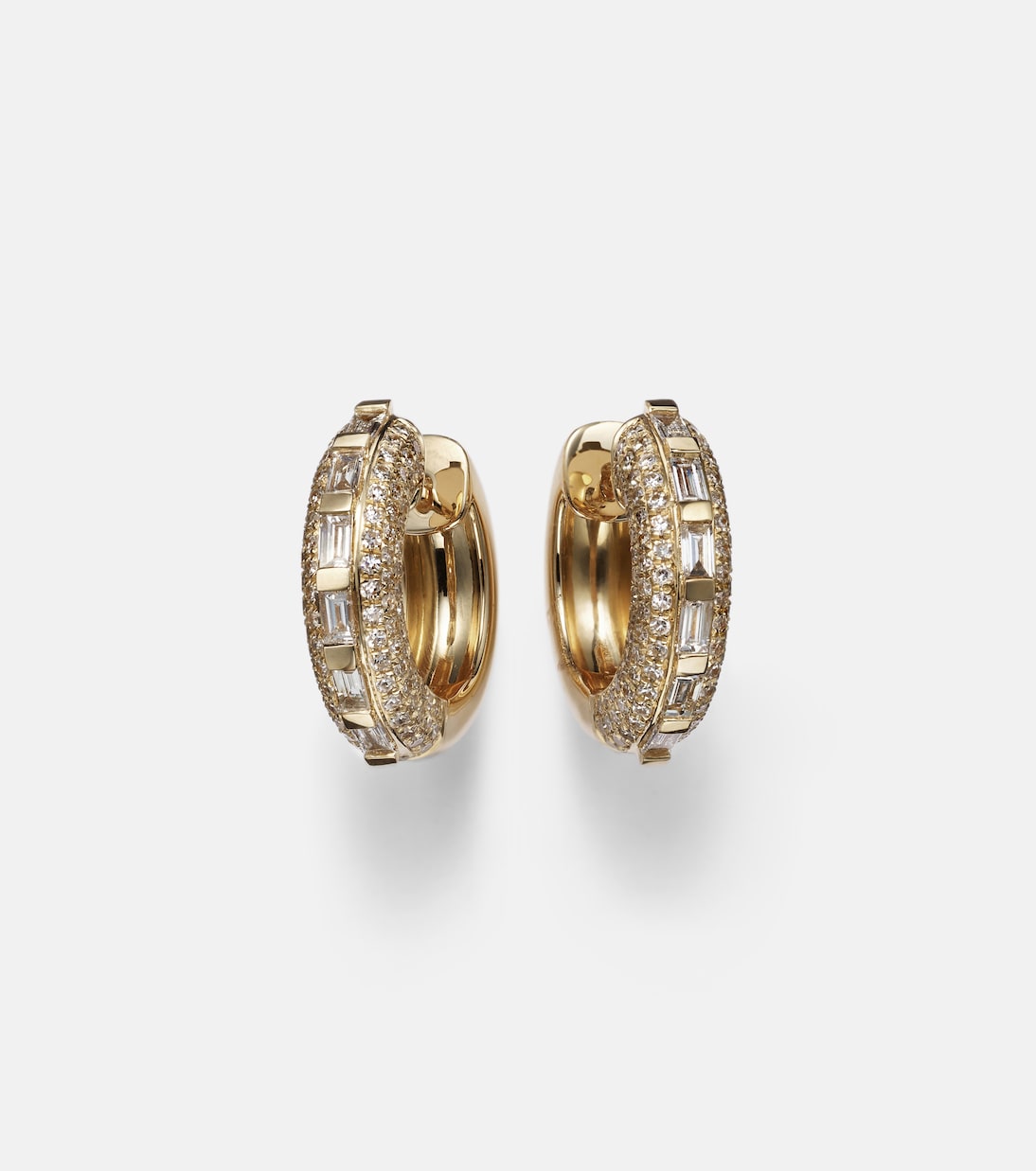 Orecchini a cerchio in oro 18kt con diamanti - stile giovane e raffinato