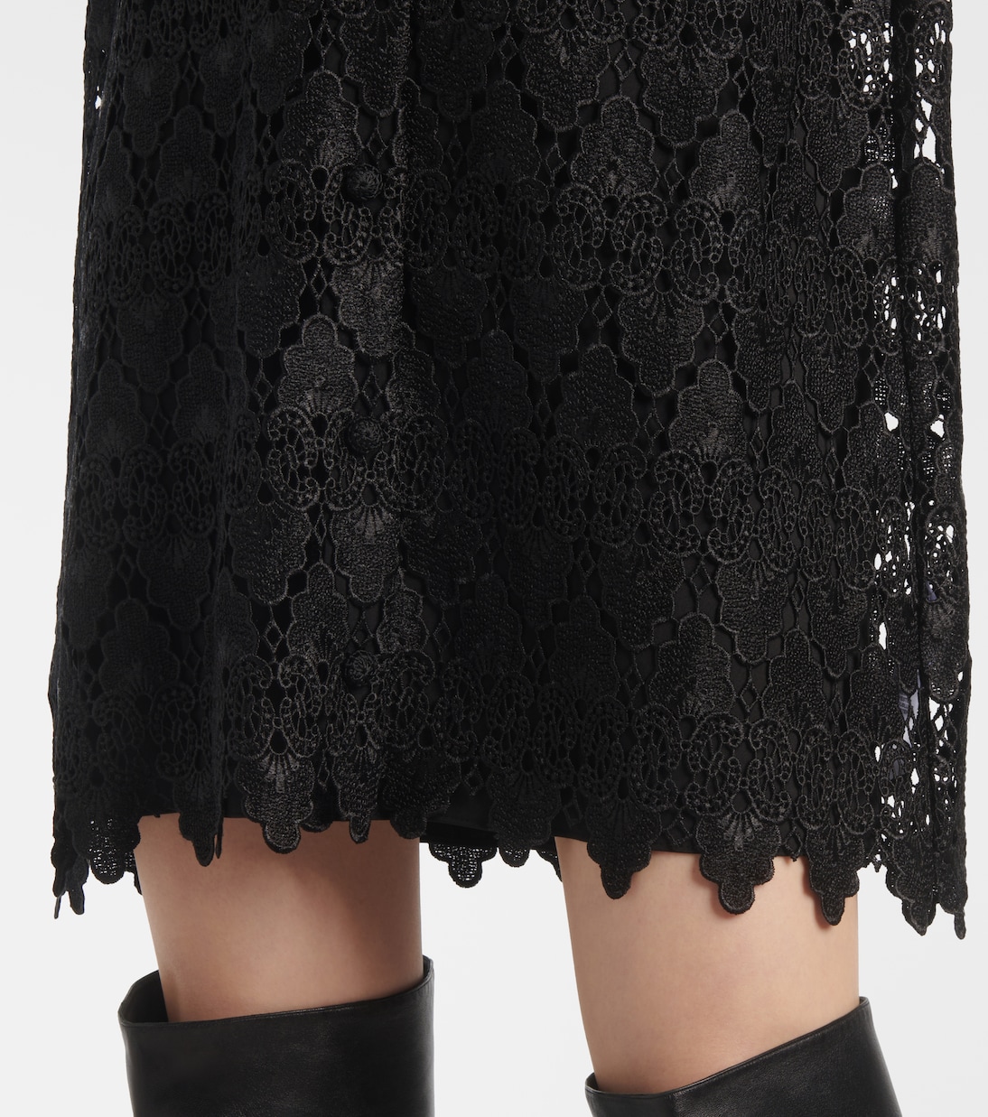 Abito corto in pizzo | Frame