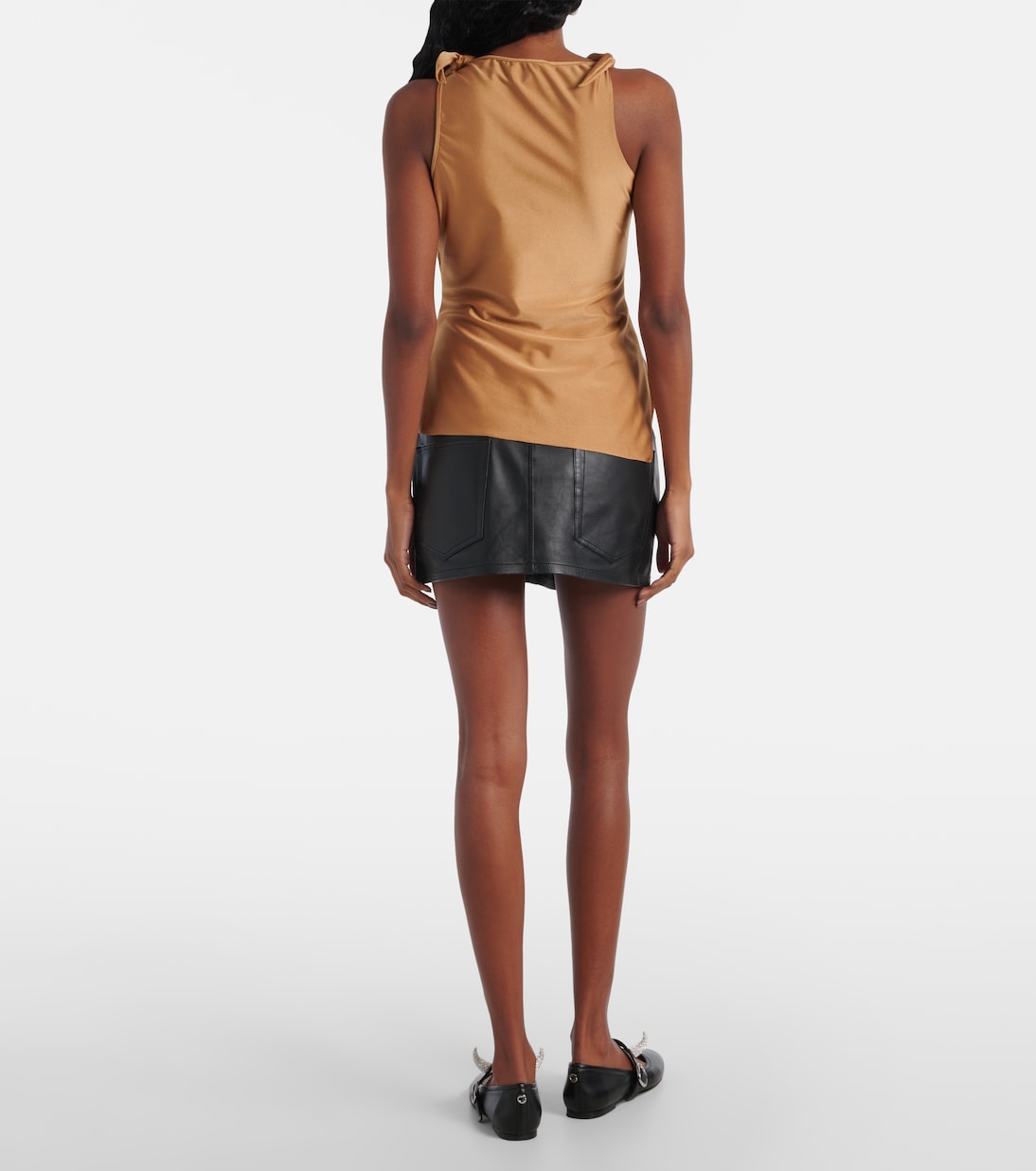 Top in raso con cut-out e applicazioni | Coperni