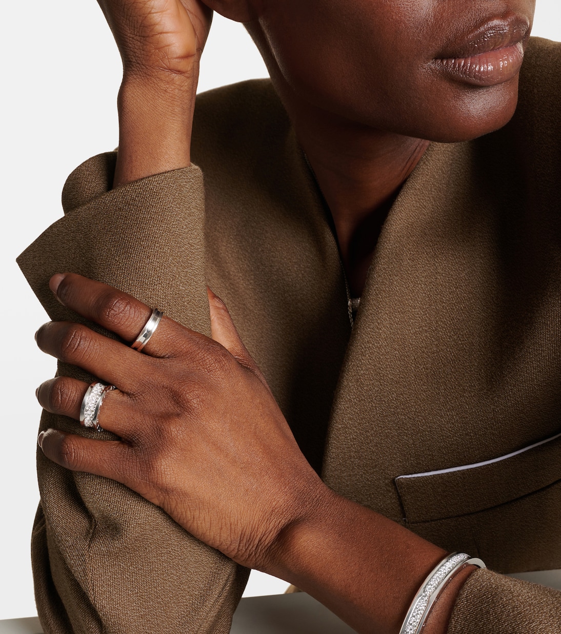 Anello B.zero1 in oro bianco 18kt | Bvlgari