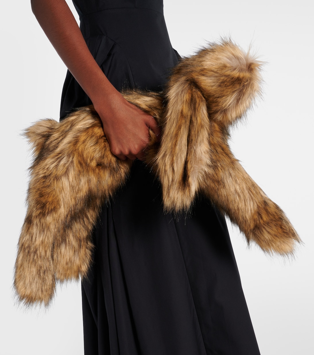 Clutch in pelliccia sintetica con cristalli | Simone Rocha