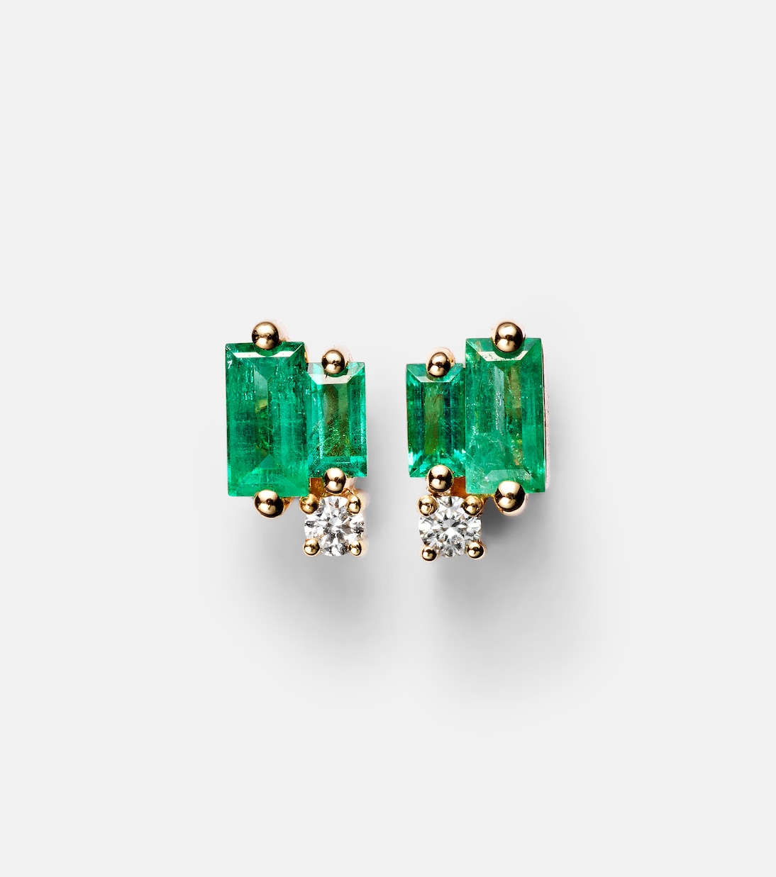 Orecchini in oro 18kt SUZANNE KALAN Fireworks con smeraldi e diamanti per uno stile giovane e raffinato