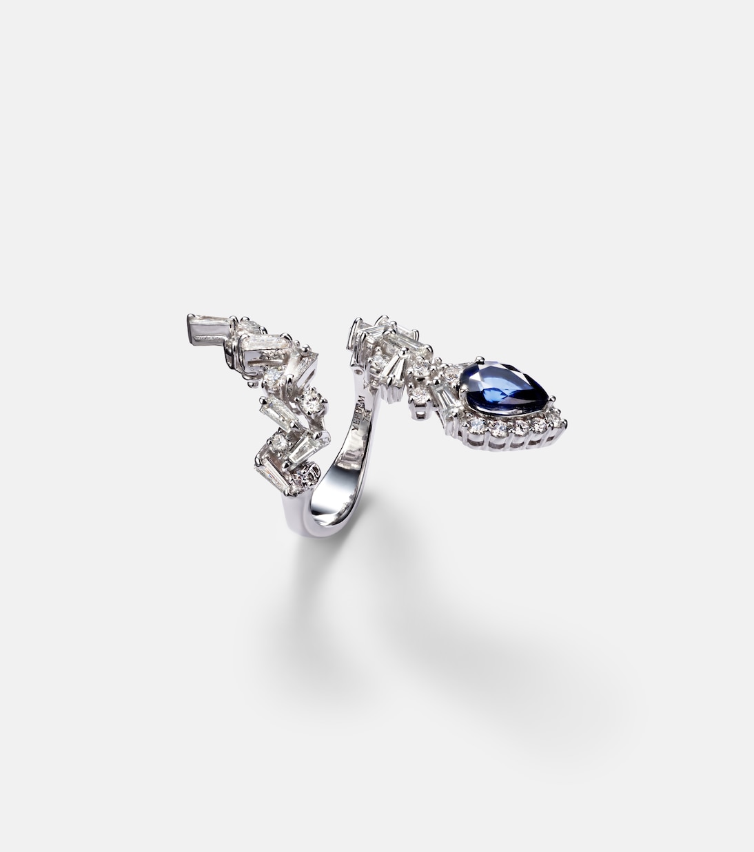 Reign Supreme 18kt white gold ring with diamonds and sapphire | Yeprem