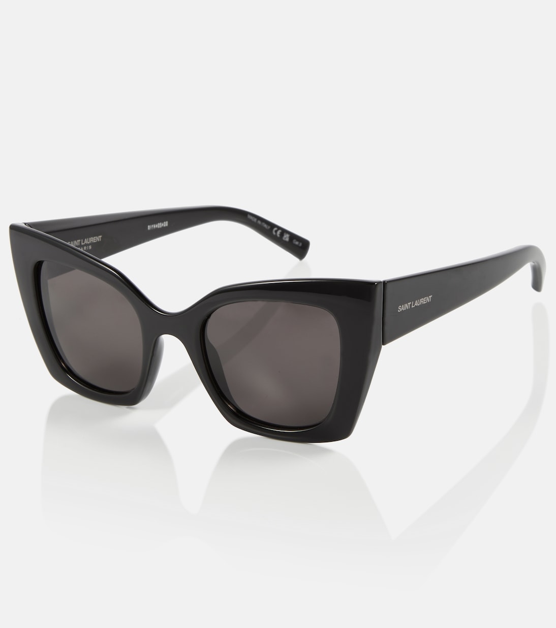 Occhiali Saint Laurent con montatura a forma di gatto per un look giovane e alla moda