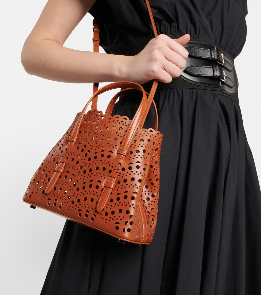 Mina 20 Mini leather tote in brown - Alaia | Mytheresa