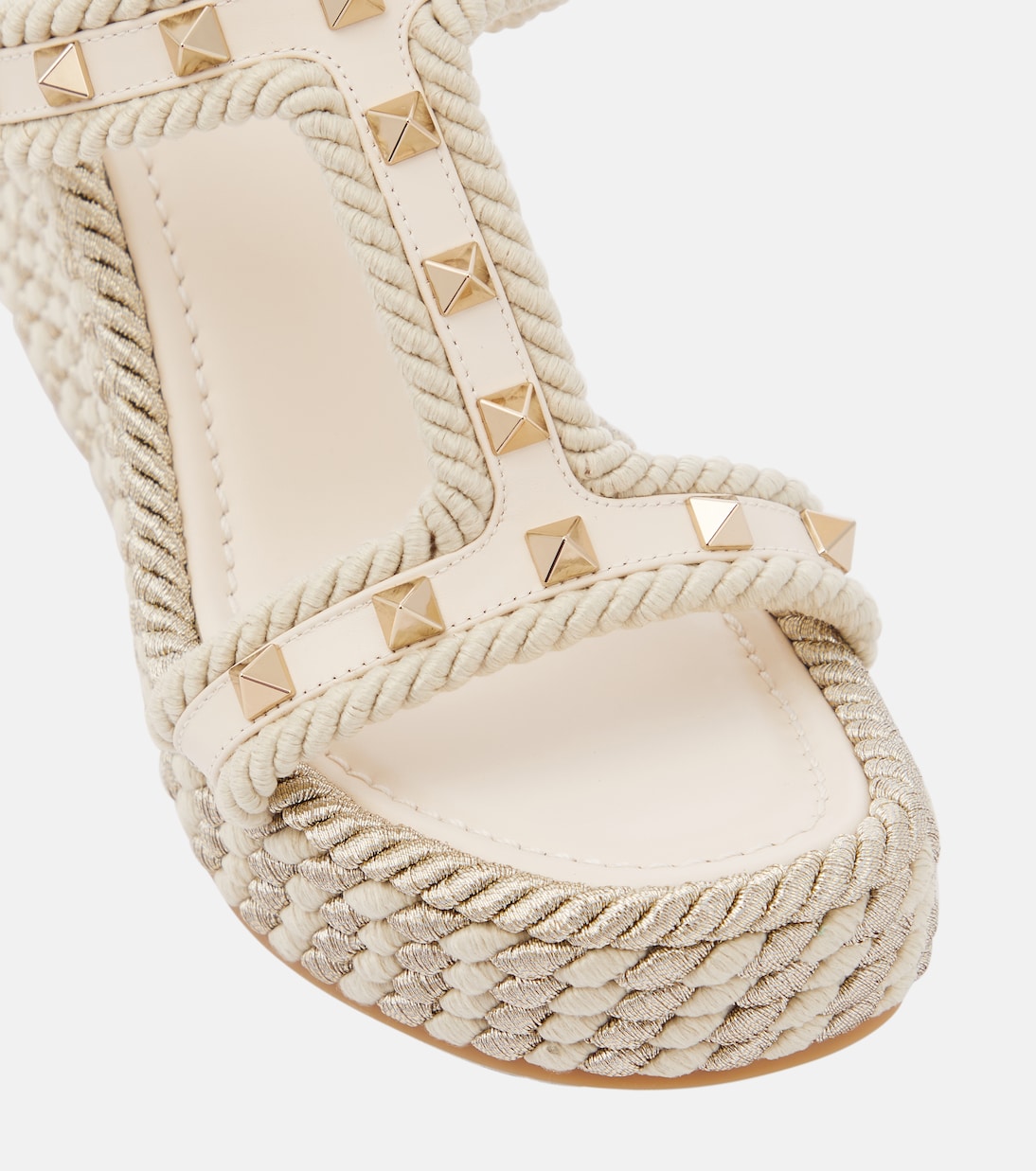 Sandalias Rockstud de piel con cuña | Valentino Garavani
