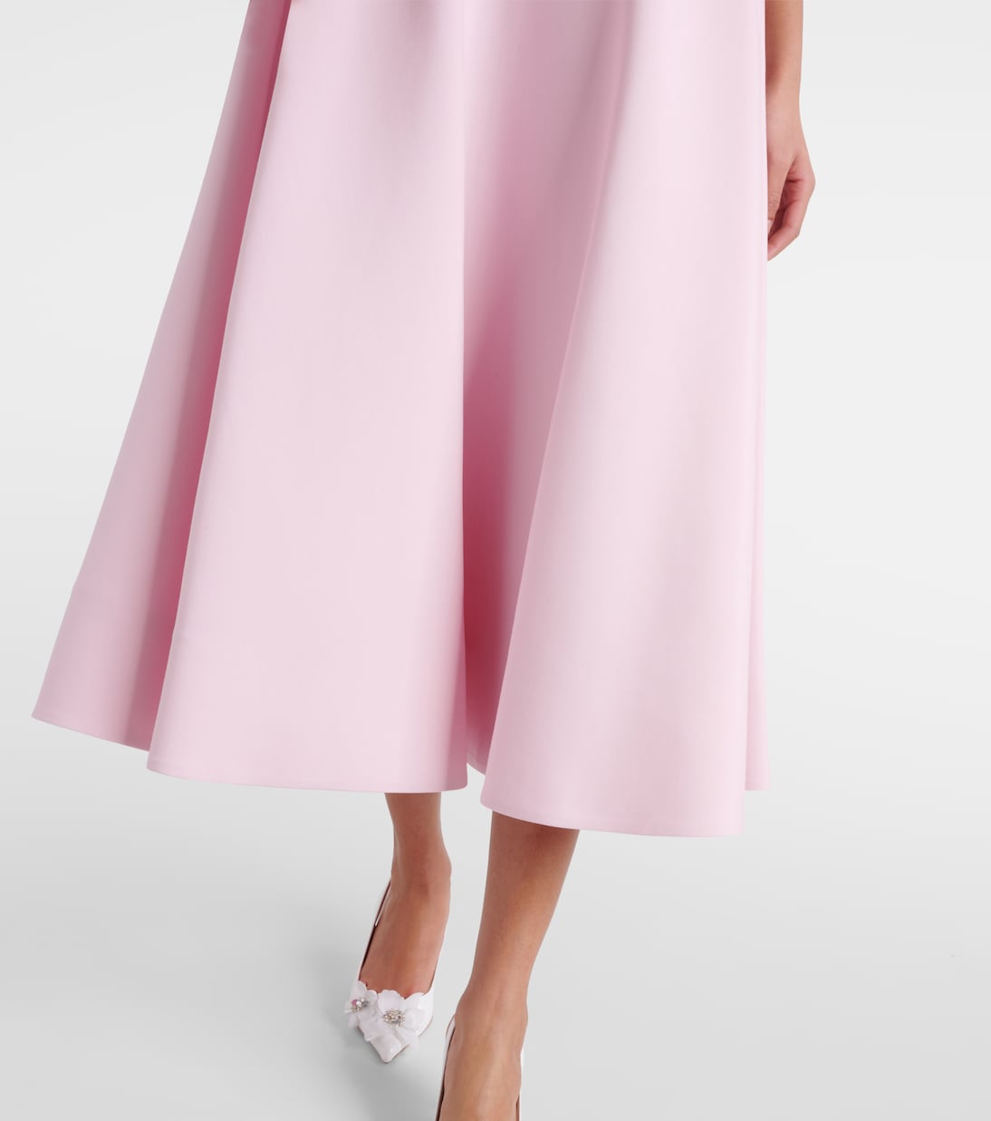 Vestido midi de lana y seda con aplique floral | Valentino