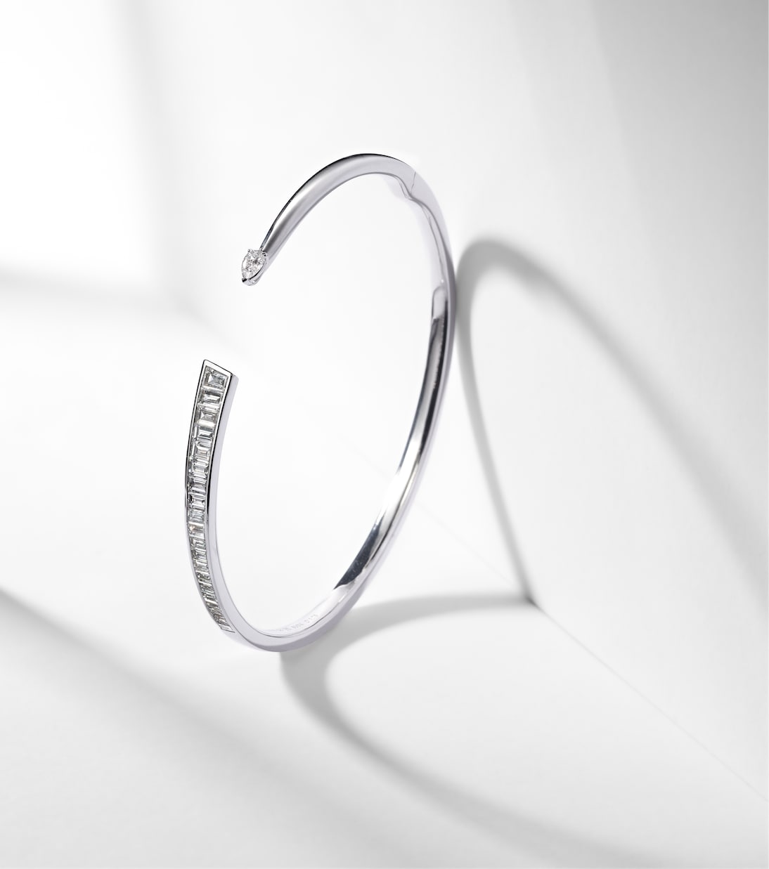 Bracciale Inner Fire in oro bianco 18kt con diamanti | Bucherer Fine Jewellery