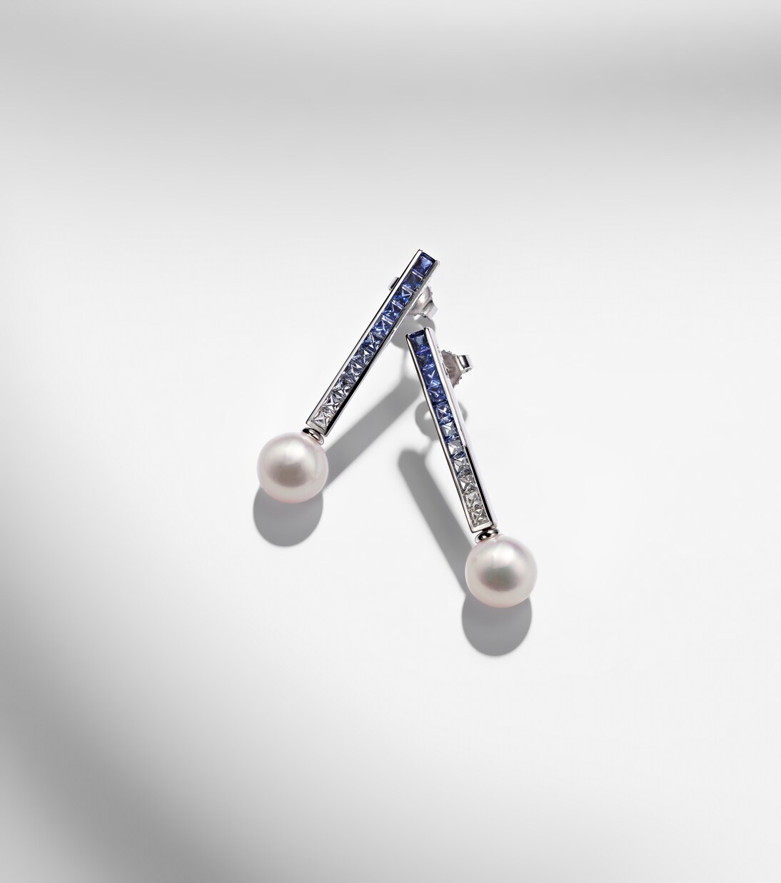 18kt white gold earrings with pearls and sapphires | Mikimoto
