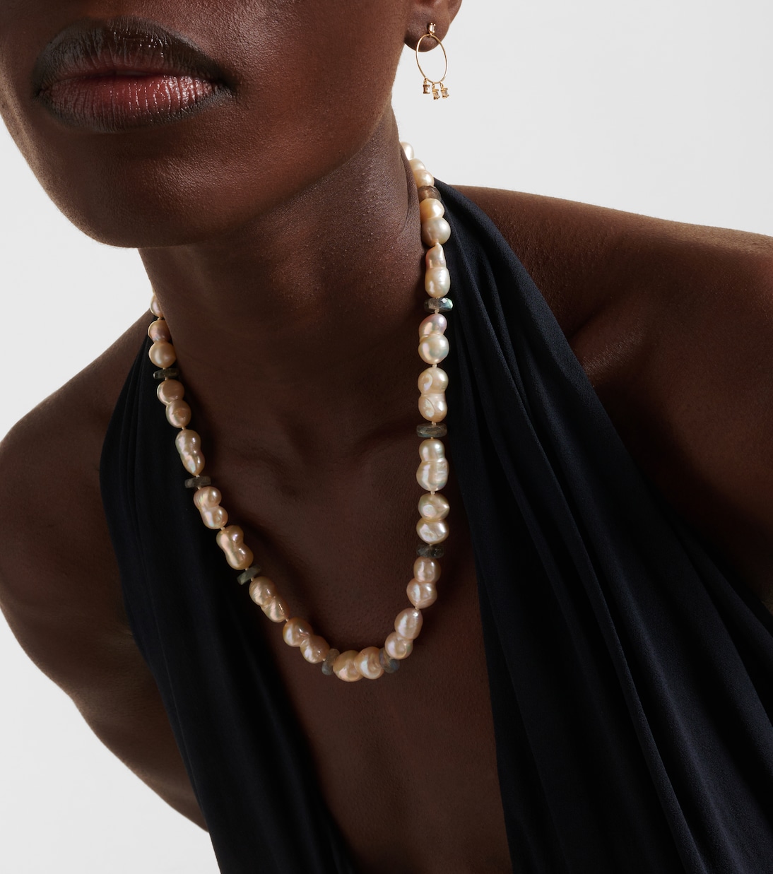 Collana ILEANA MAKRI in oro 9kt con perle e pietre di labradorite, stile giovane e moderno