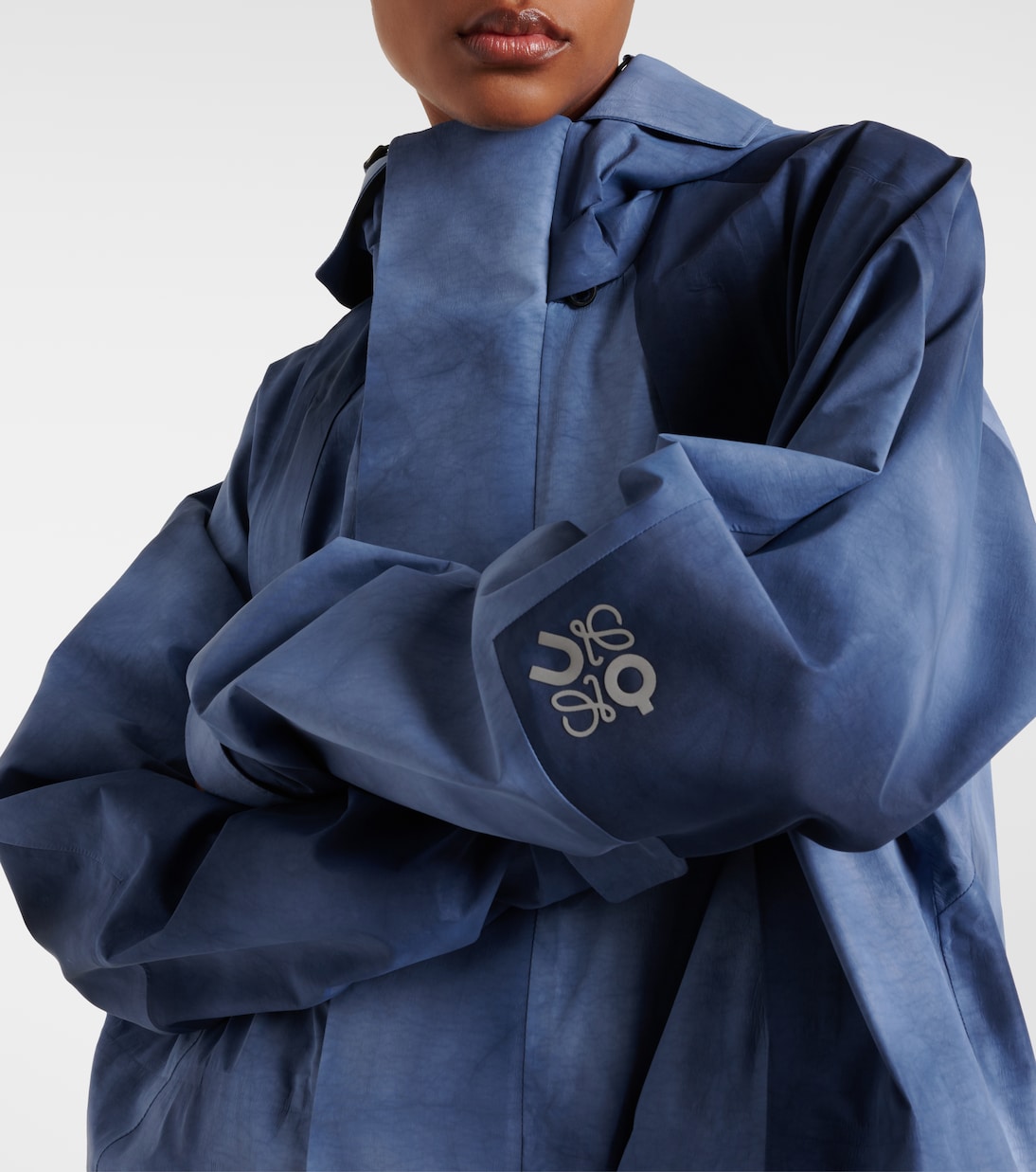 Chaqueta Innovadora Loewe X On para Jóvenes Modernos