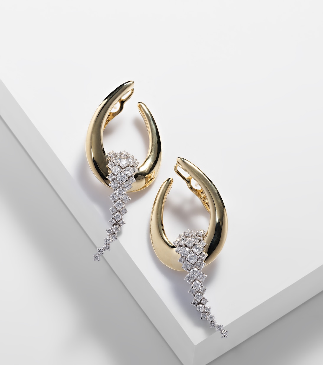 Orecchini Golden Strada in oro 18kt con diamanti | Yeprem