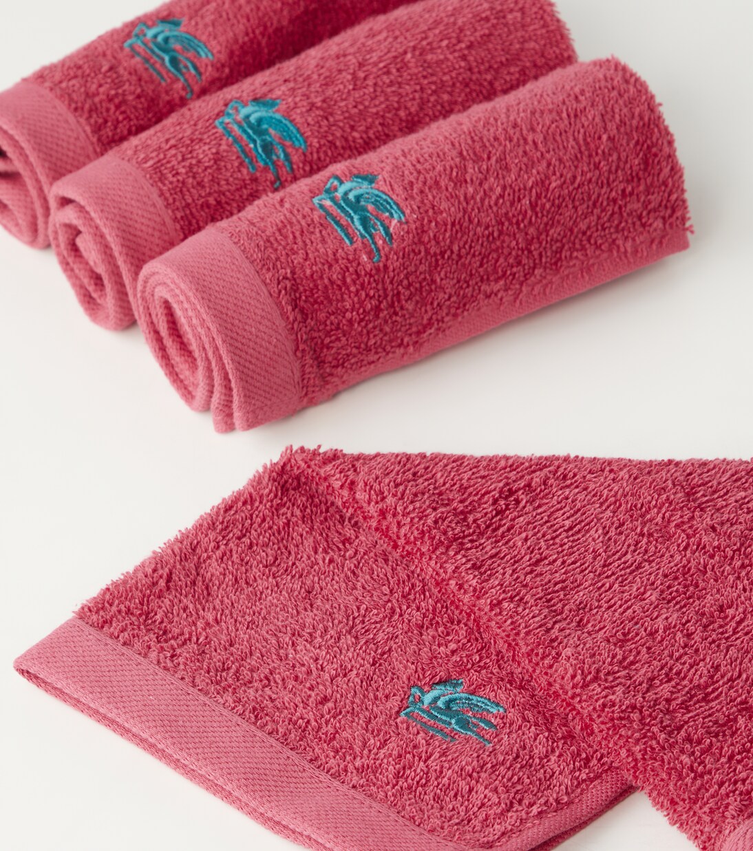 Set Giano aus vier Gästehandtüchern und Korb | Etro