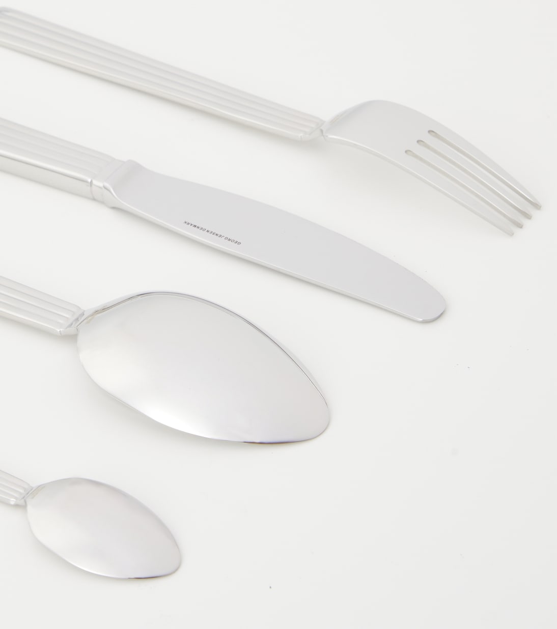 Besteckset Bernadotte by Sigvard Bernadotte, 16-teilig | Georg Jensen