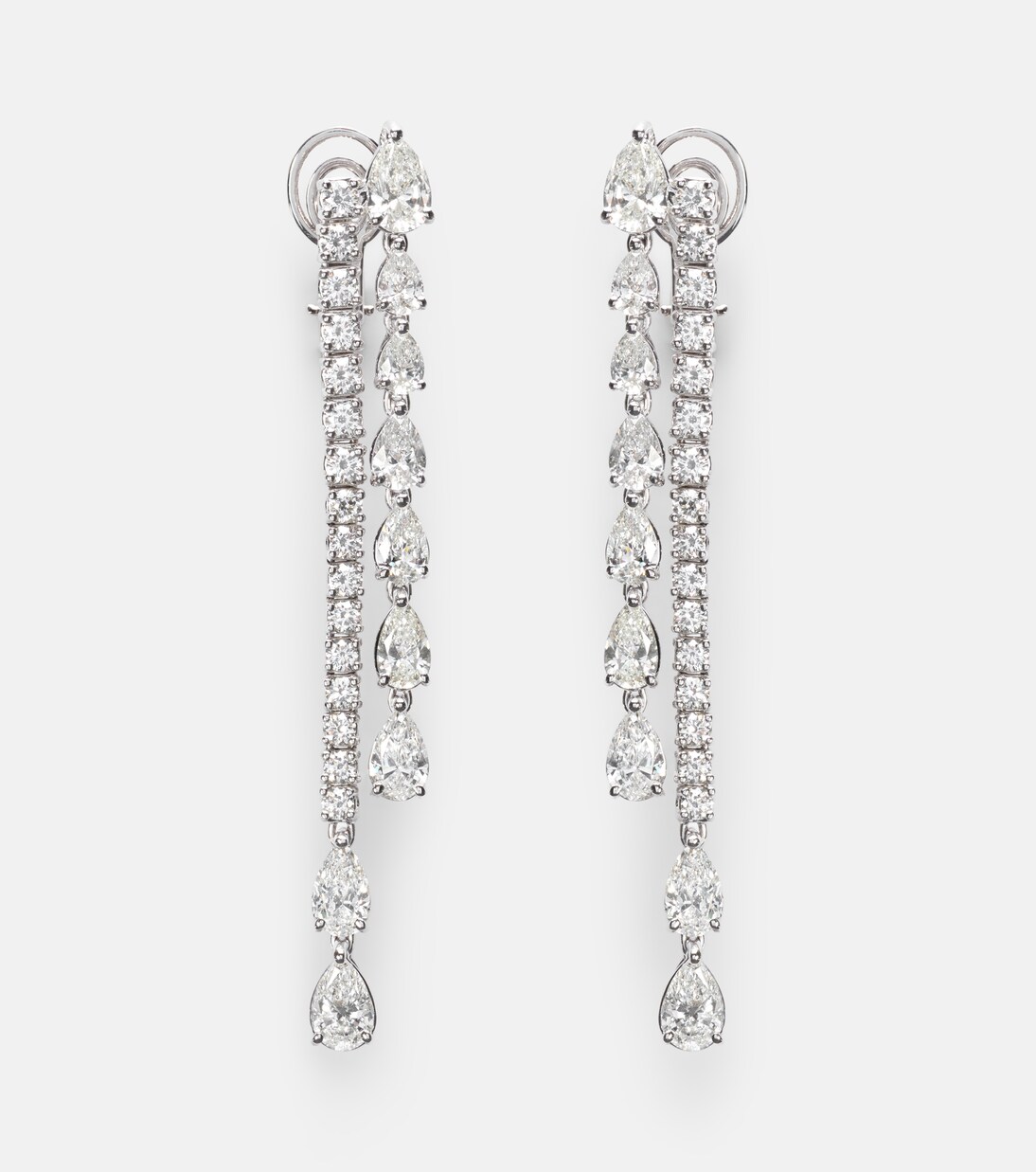 Classics Twist 18kt white gold earrings with diamonds | Bucherer Fine Jewellery
