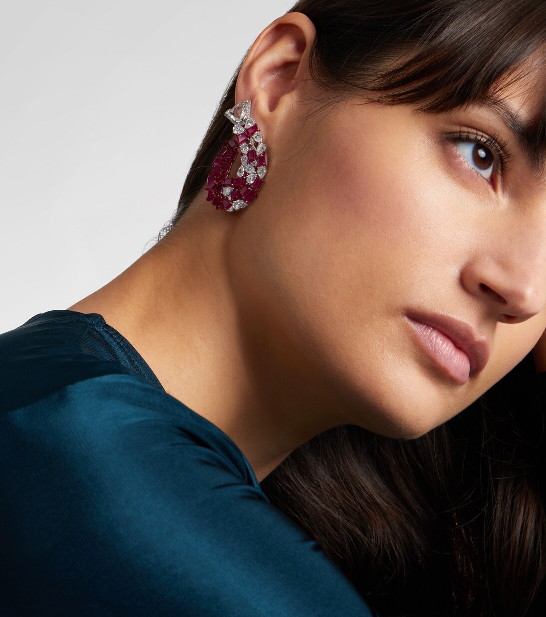 Pendientes de oro blanco de 18 ct (750/1000) con rubíes y diamantes | Kamyen