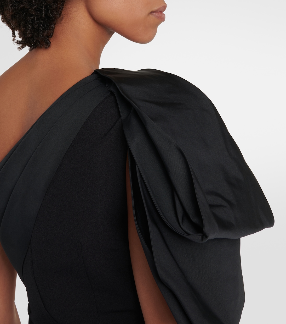 Maelys crêpe gown | Safiyaa