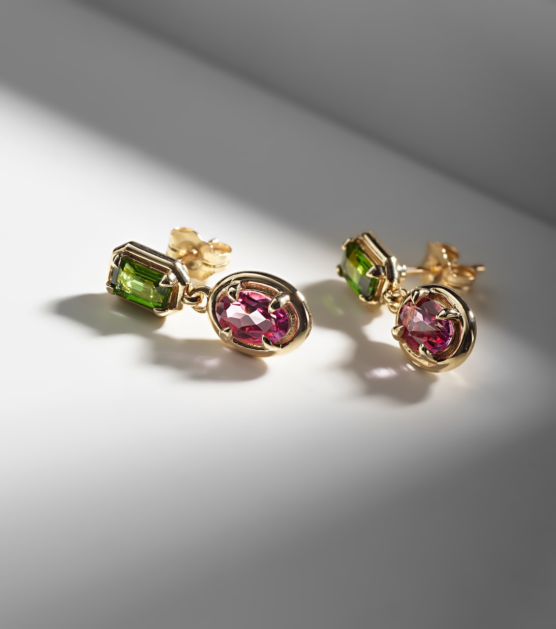Boucles d'oreilles Duchess Orchid en or 10 ct, chrome diopside et topaze | Stone and Strand