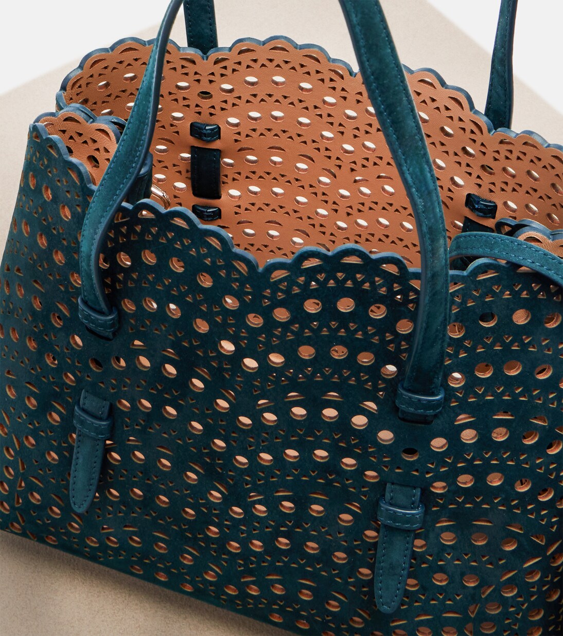 Le Mina 25 Vienne Wave leather tote bag | Alaïa