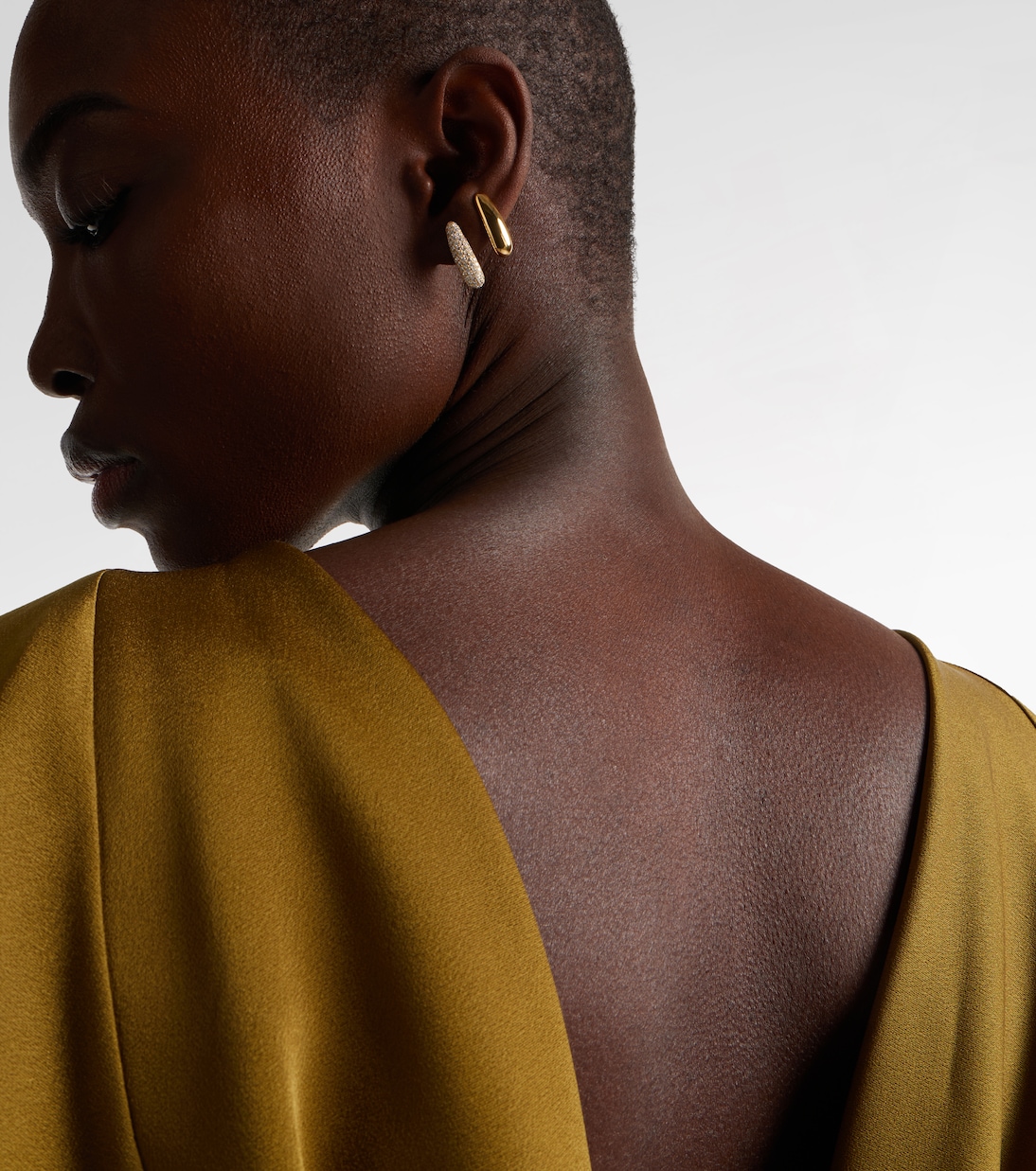 Claire Petite 18kt gold (750/1000) earrings with diamonds | Anita Ko