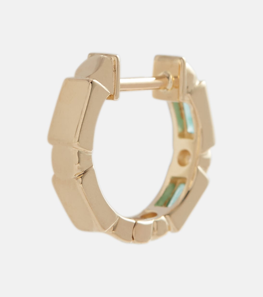 Orecchini Huggie in oro giallo 14kt con dettagli chic, perfetti per uno stile giovane e trendy
