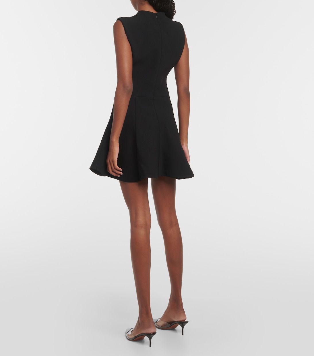 Vestido Corto de Crepe en Línea A de Alaïa para Jóvenes Modernos
