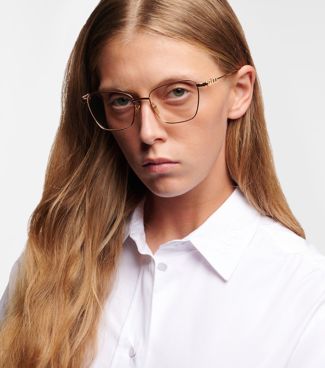 Occhiali cat-eye GUCCI con dettagli glamour per uno stile giovane e audace