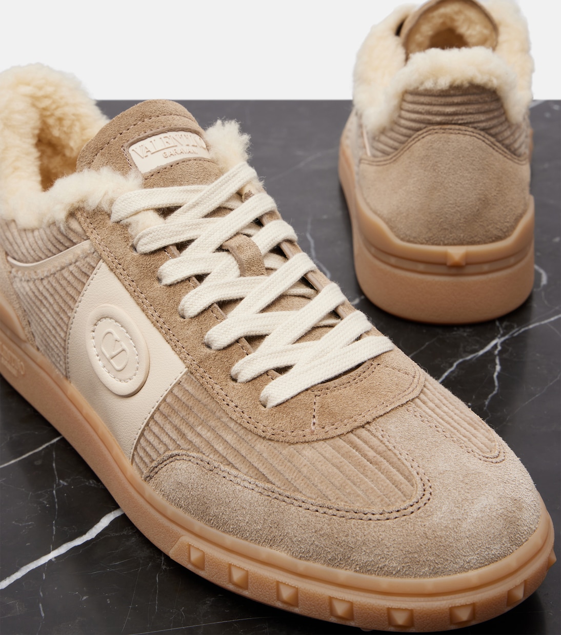 Baskets Upvillage en daim et velours côtelé | Valentino Garavani