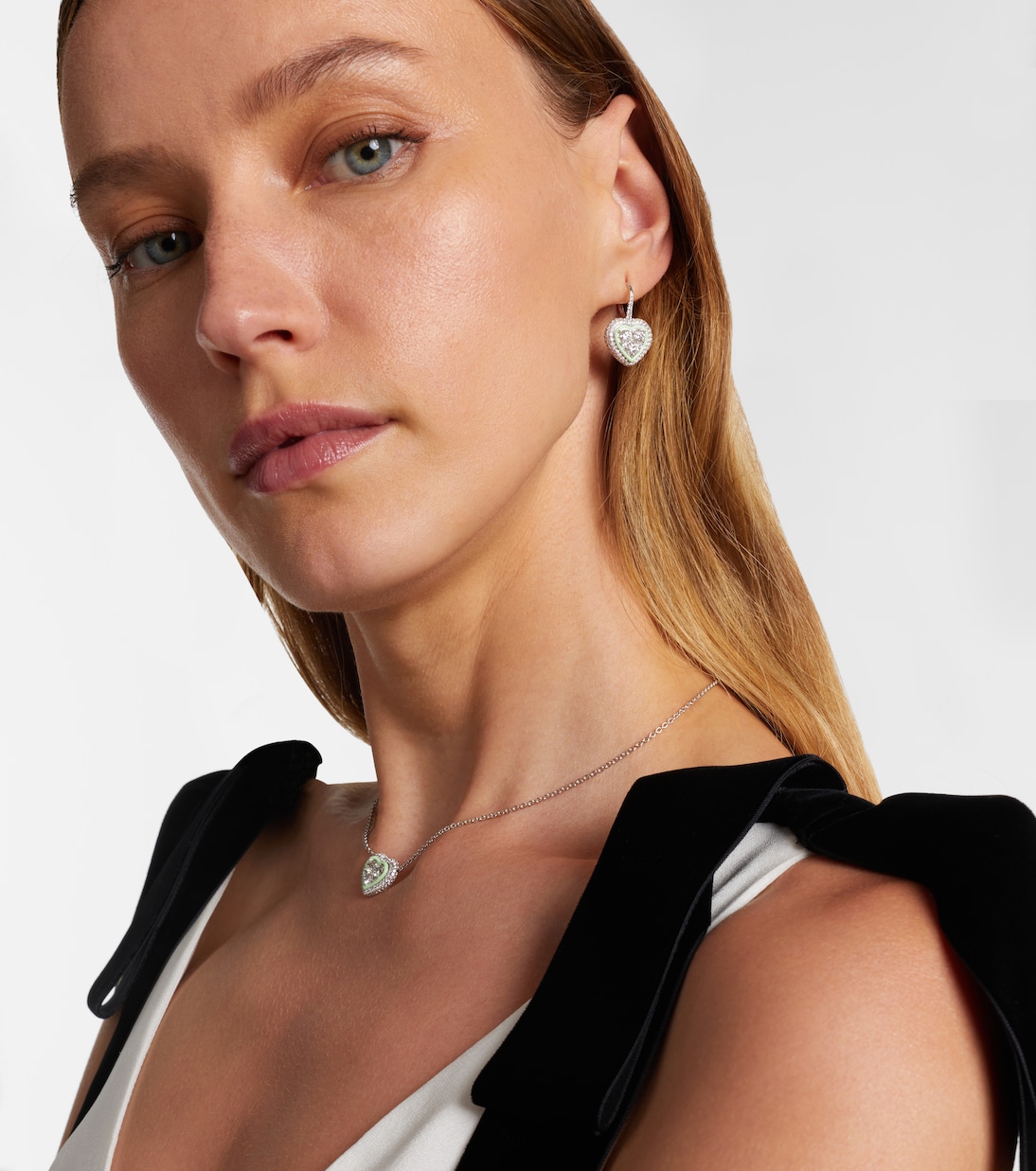 Boucles d’oreilles en or blanc 18 ct, émail et diamants | Kamyen