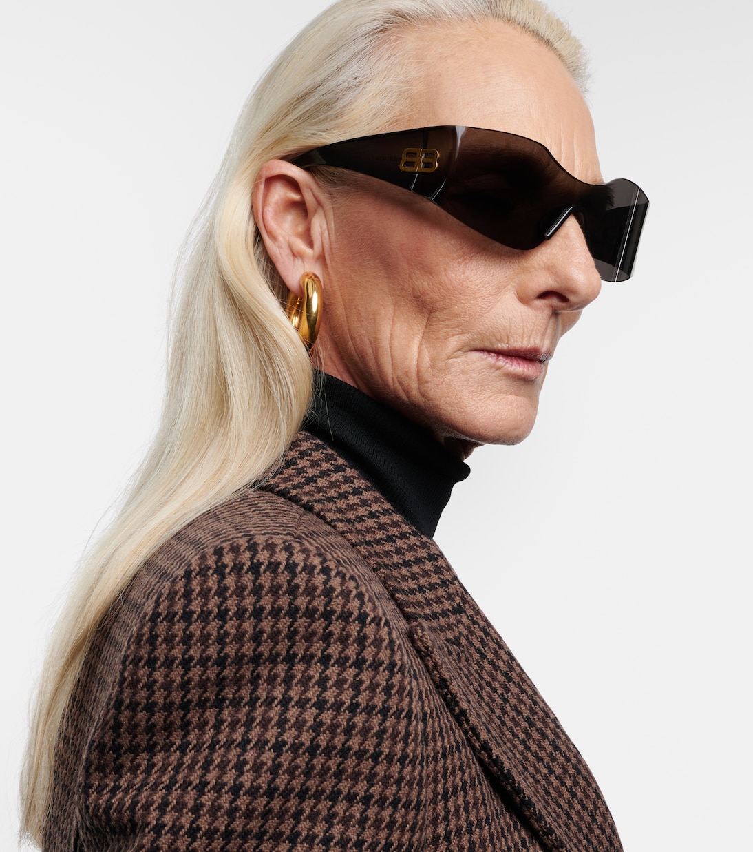 Occhiali da sole Balenciaga Hourglass Mask: stile giovane e iconico