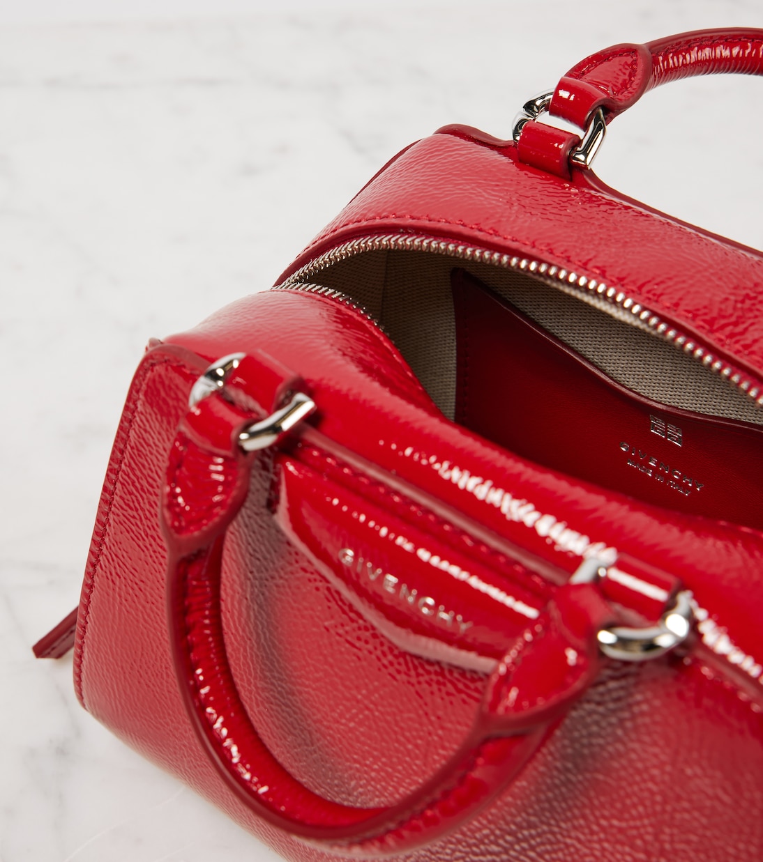 Tote Antigona Cube Nano aus Lackleder | Givenchy