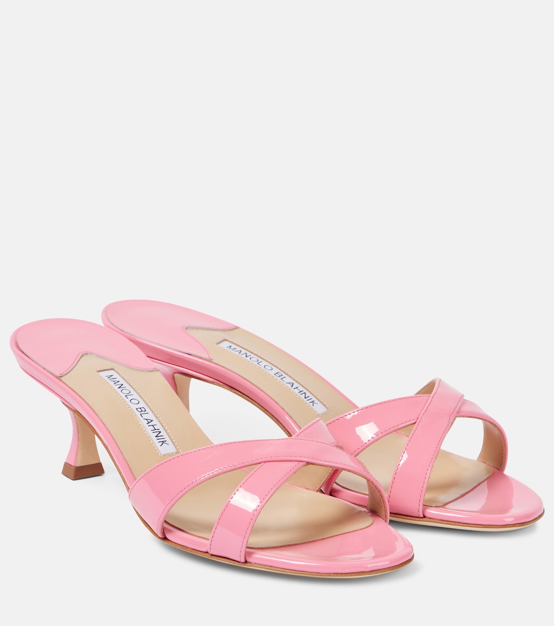 Sandali in vernice Callamu 50 di Manolo Blahnik, stile giovane e raffinato