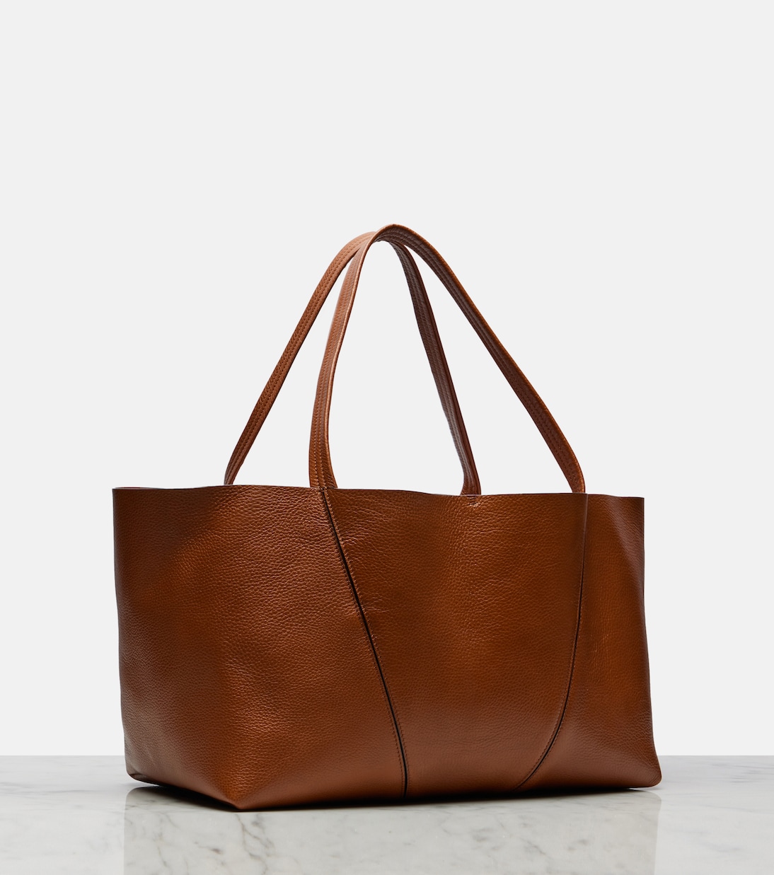 Chloé Spin Medium leather tote bag | Chloé