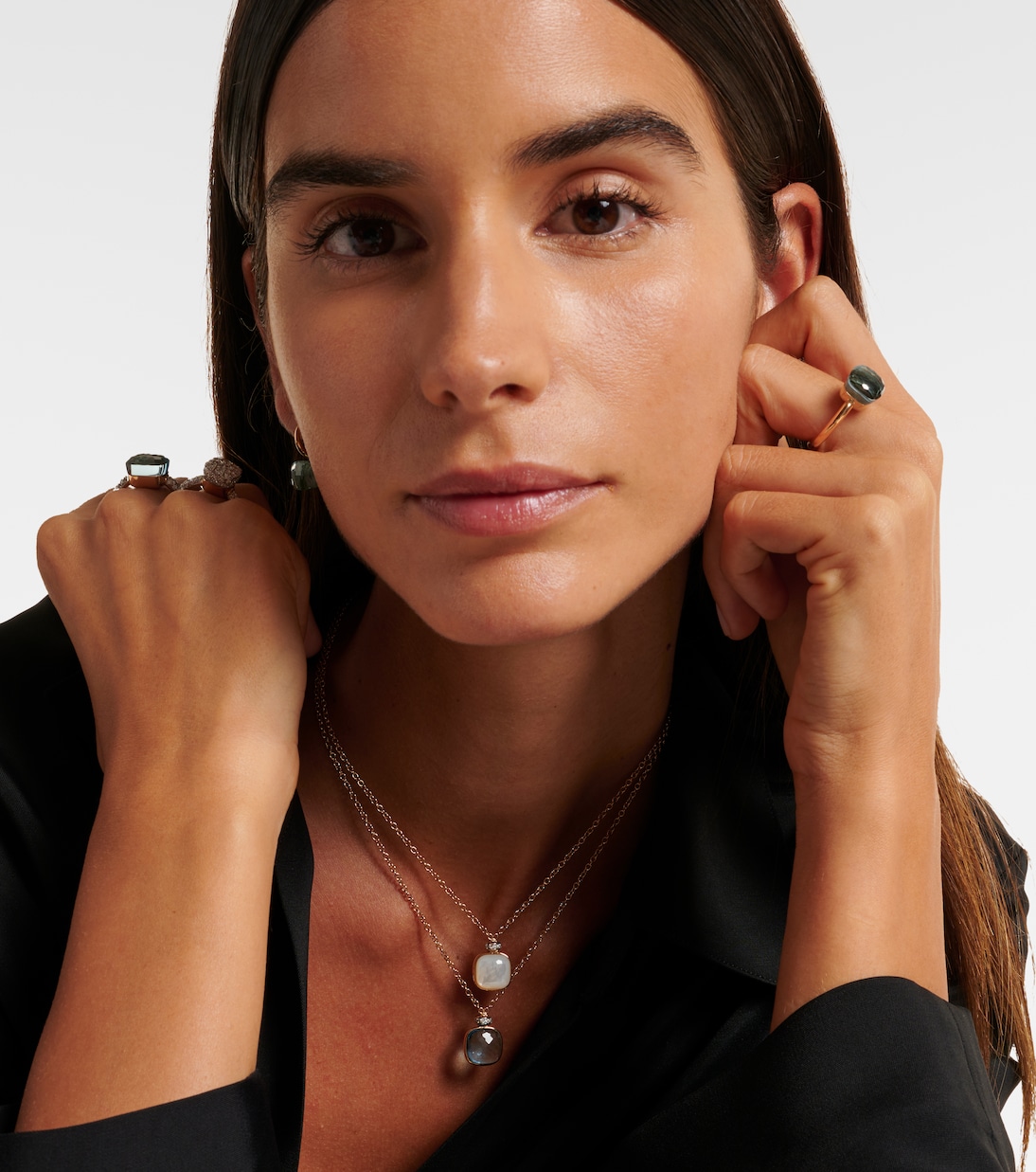 Collana Nudo in oro rosa e bianco 18kt con topazio, madreperla e diamanti, design giovane e moderno