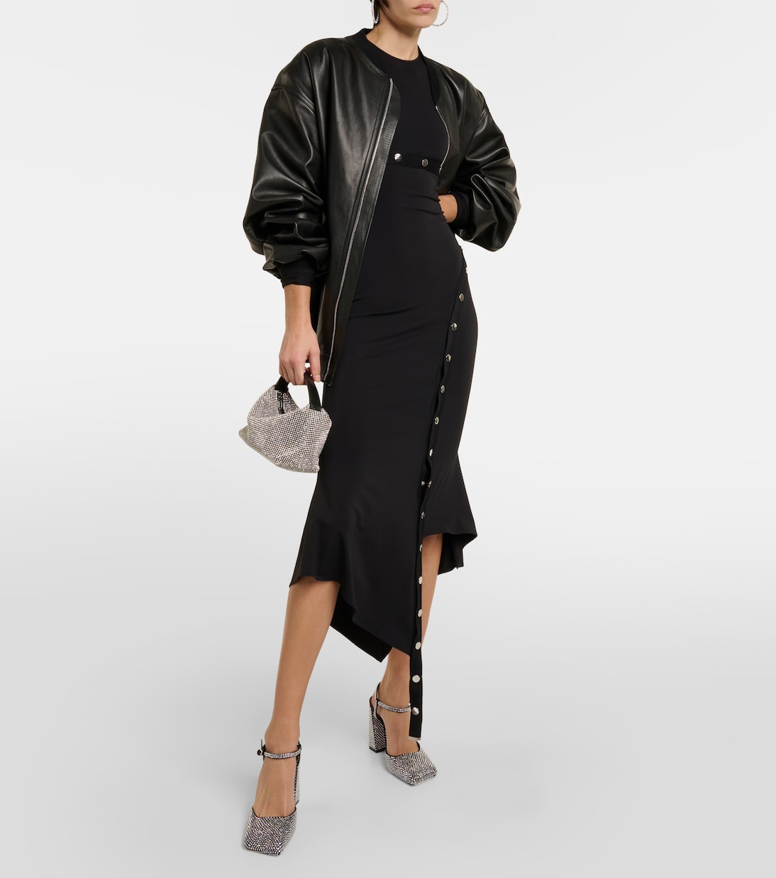 Pumps Charlotte 95 aus Satin mit Kristallen | Amina Muaddi