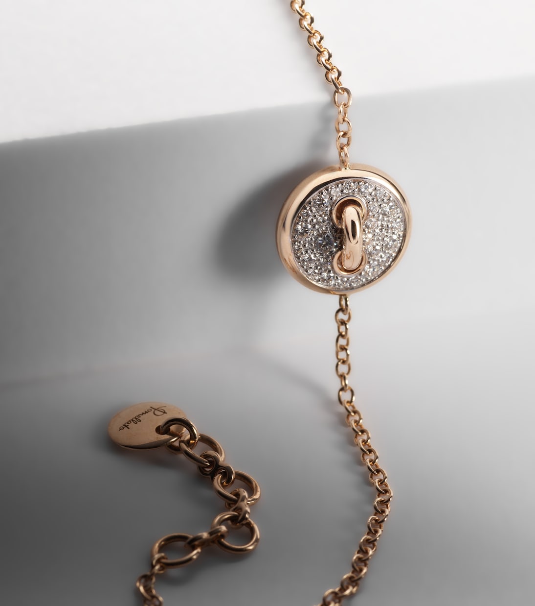 Bracelet Pom Pom en or rose 18 ct, diamants et nacre | Pomellato
