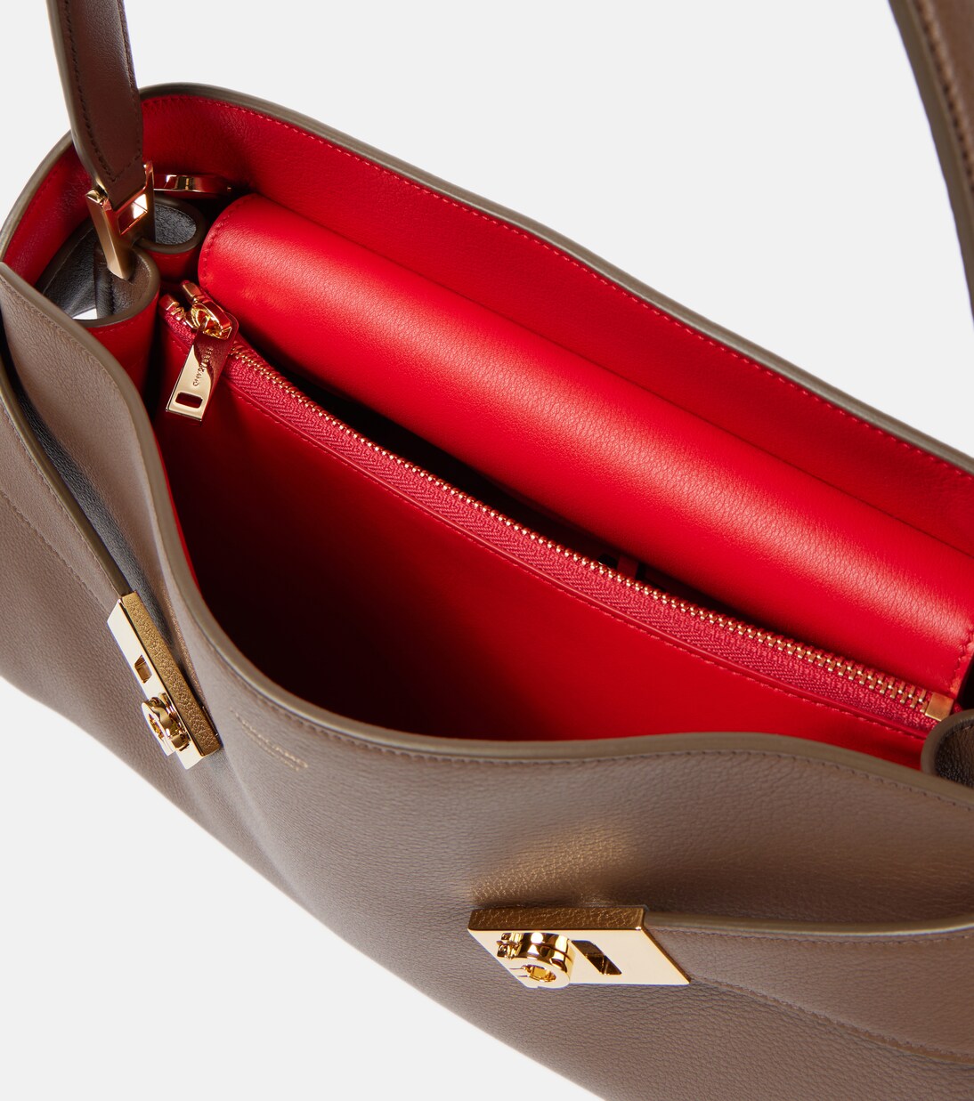 Hug Medium leather shoulder bag | Ferragamo