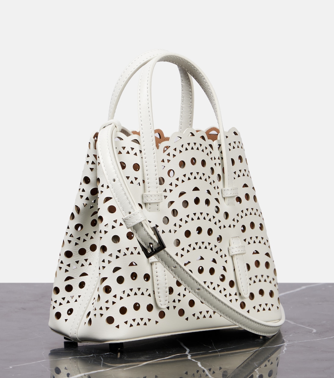 Le Mina 16 Vienne Wave leather tote bag | Alaïa