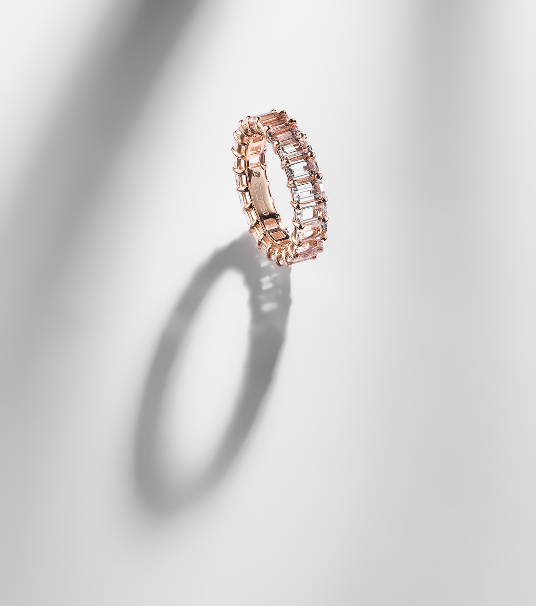Anello Eternità in Oro Rosa 18kt con Topazio, Gioiello Moderno per Giovani Stilisti