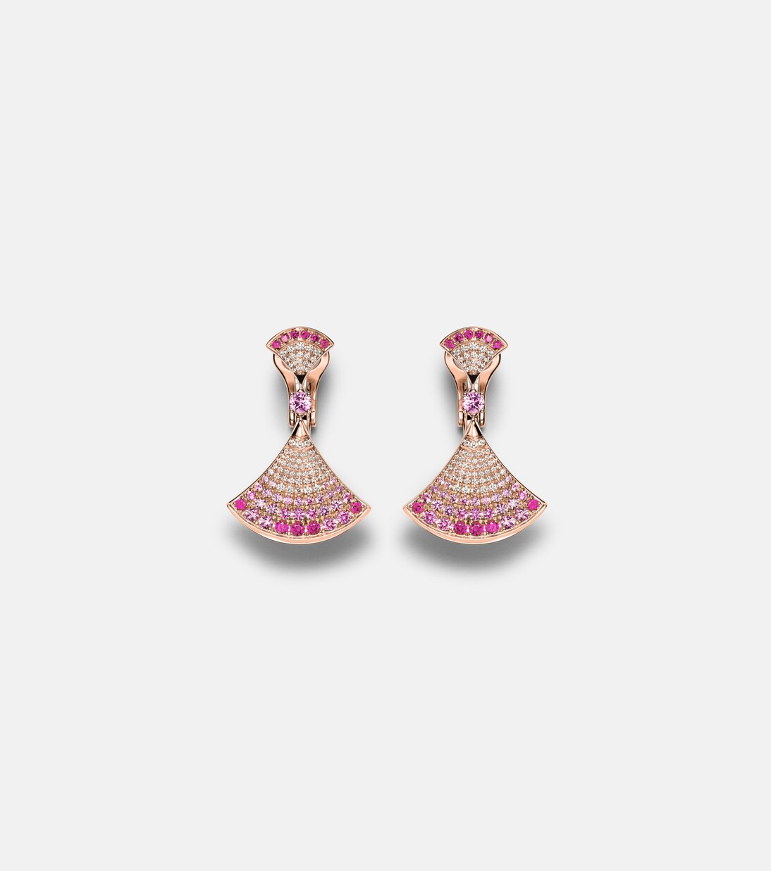 Boucles d'oreilles Divas' Dream en or 18 ct, saphirs roses, rubis et diamants | Bvlgari