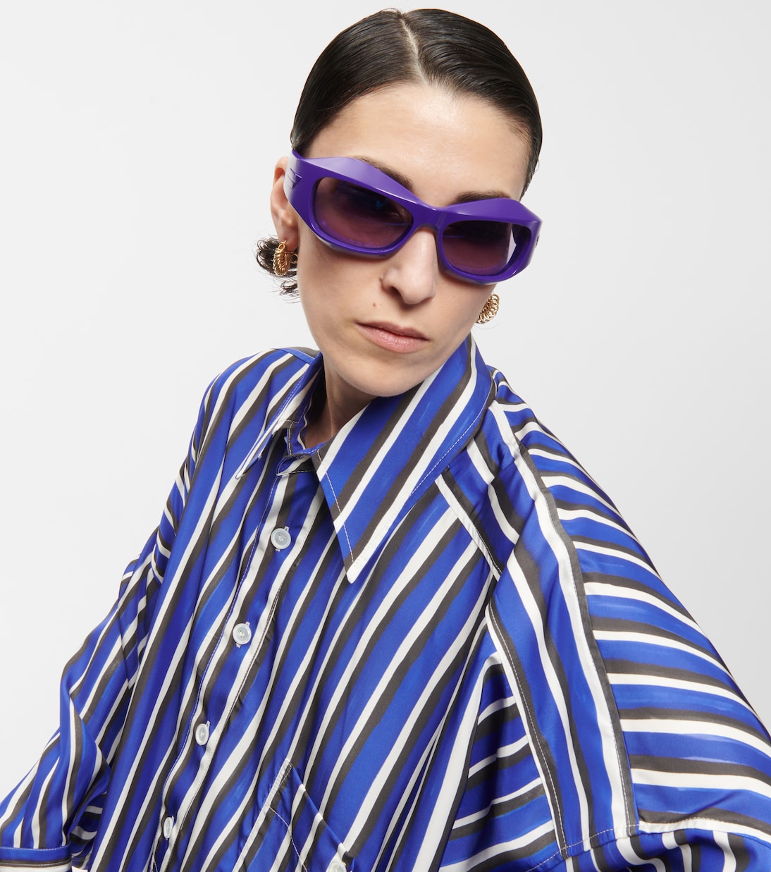 Occhiali da sole Bottega Veneta in acetato con logo, stile giovane e trendy