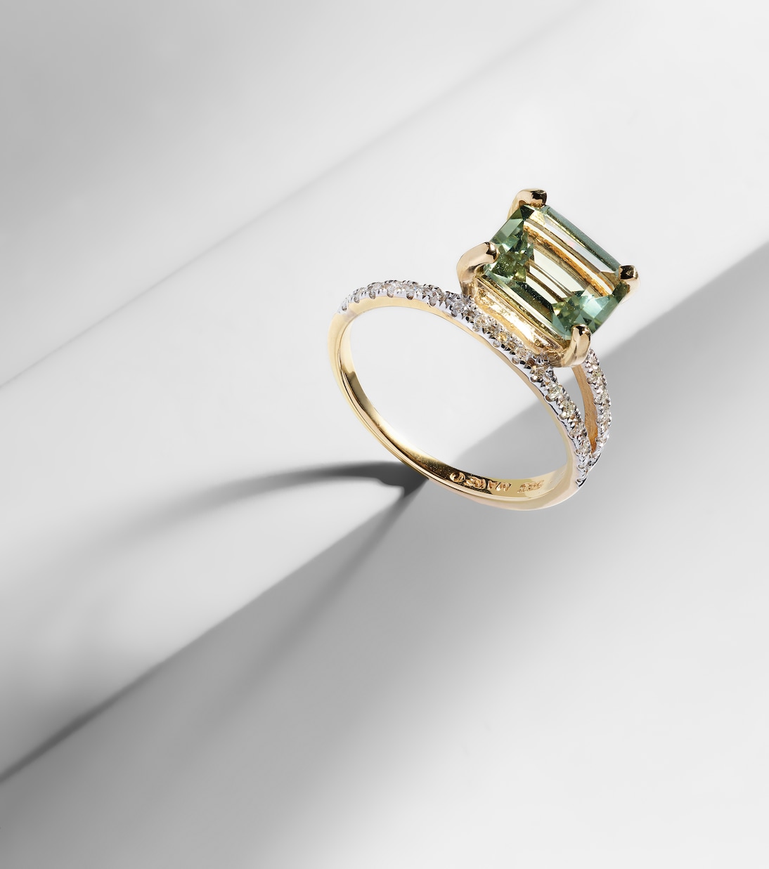Anello in oro 14kt con diamanti e ametista per giovani stili unici