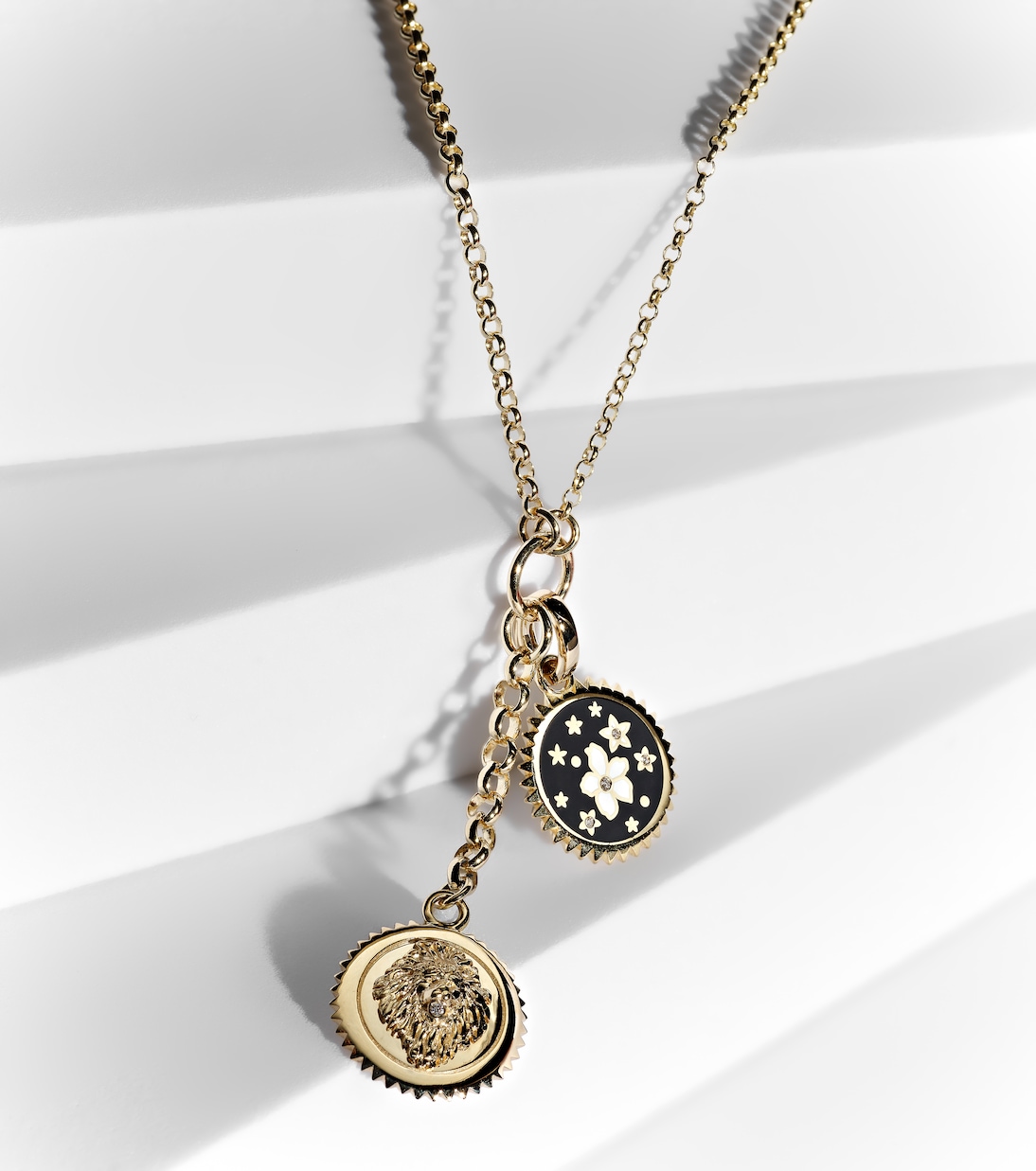 Collana in oro 18kt FOUNDRAE: Eleganza Giovane con Diamanti e Design Resiliente