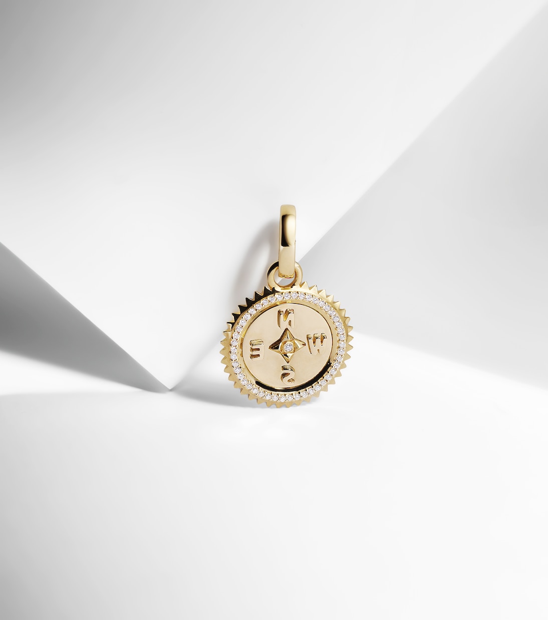 Pendentif Internal Compass en or 18 ct et diamants | FoundRae